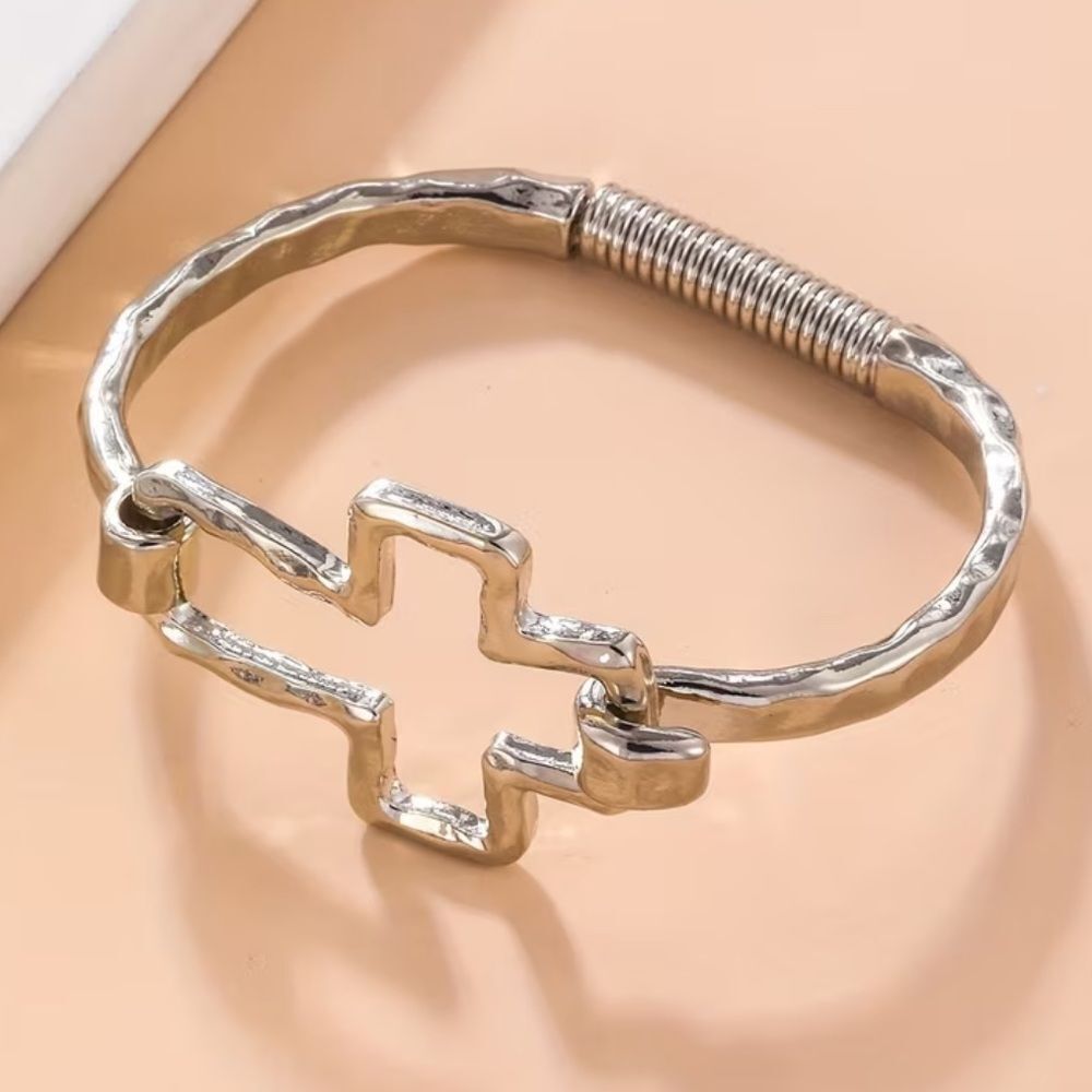 Silver Hammered Cross Bracelet N1858